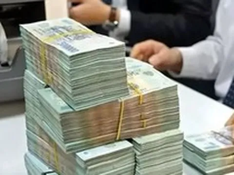 Vì sao nhiều người mang tiền gửi ngân hàng?