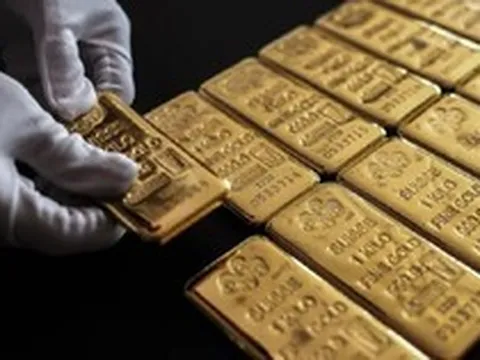 Hàng chục tấn vàng “rời kho” nhanh chóng giữa cơn bão, quỹ vàng lớn nhất thế giới còn nắm bao nhiêu?