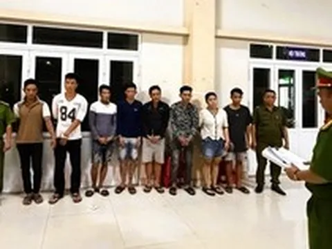 Cảnh sát bất ngờ kiểm tra một căn nhà, bắt Nguyễn Thị Trang Nương SN 1993