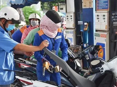 Hoả tốc triển khai việc miễn thuế đối với xăng dầu