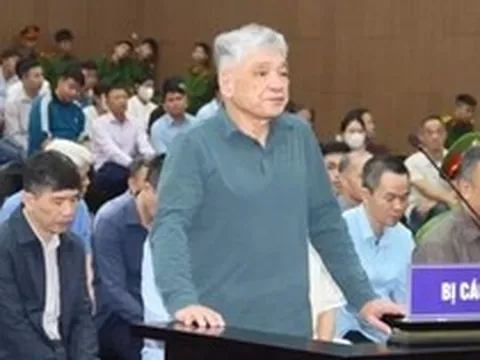 Lời khai về 10 tỷ đồng đặt trước cửa nhà Quyền cục trưởng