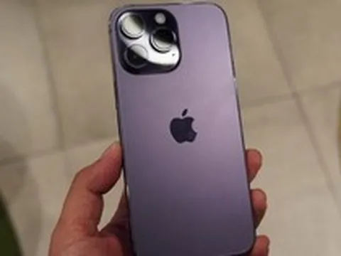 Lương 10 triệu, mua iPhone cũ nào "hợp ví"?