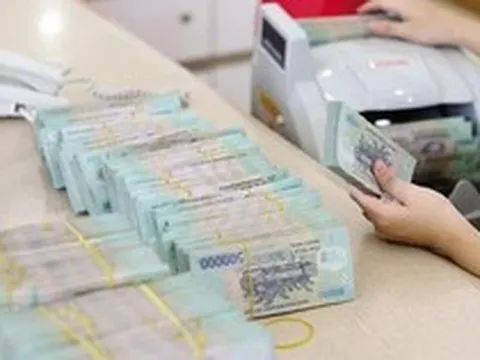 Giữ ổn định lãi suất trước áp lực chi phí leo thang