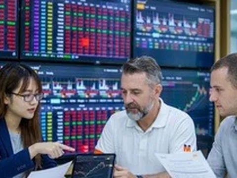 Khối ngoại trở lại mua ròng hơn 3.000 tỉ đồng, vì sao chứng khoán vẫn giảm?