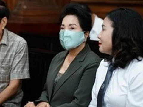 Những hình ảnh của cựu CEO Quốc Cường Gia Lai Nguyễn Thị Như Loan tại phiên toà sáng nay