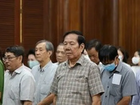 Cựu chủ tịch, Tổng giám đốc VRG nộp hàng chục tỉ đồng, xin miễn hình phạt