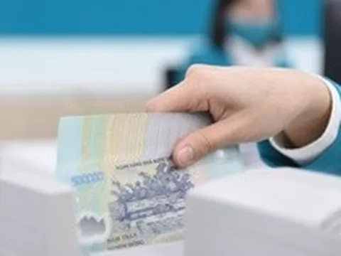 Một loạt ngân hàng giảm lãi suất tiền gửi ngay sau cuộc họp với Thống đốc Phạm Đức Ấn