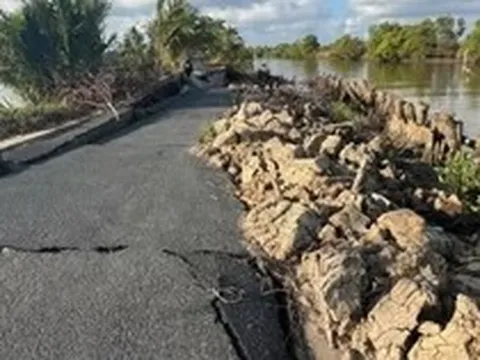 Cà Mau: Đường mới sửa sụp lún, phong tỏa khẩn cấp