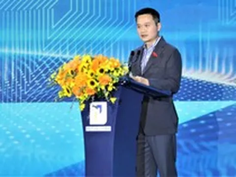 Lời cảnh báo từ Chủ tịch đầu mối xăng dầu lớn nhất Việt Nam: "Nếu không thay đổi, chúng ta sẽ tụt lại ngay trên chính thị trường của mình"