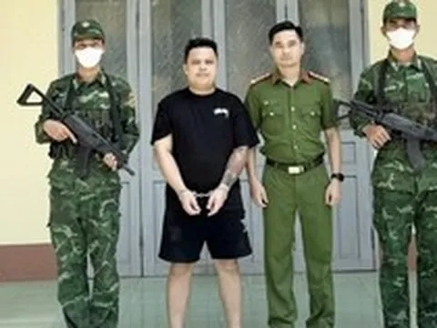 Bắt giữ Nông Văn Huân SN 1992 tại cửa khẩu