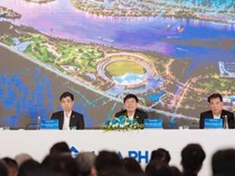 Tỷ phú Trần Đình Long tiết lộ lợi nhuận quý 1/2026 tăng 170%, khẳng định DA Trục đại lộ cảnh quan sông Hồng có vị trí "không thể đẹp hơn"