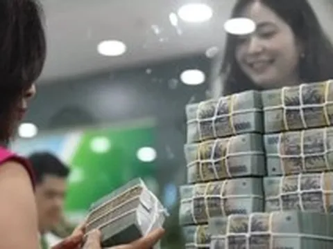 'Nóng' vấn đề lãi suất