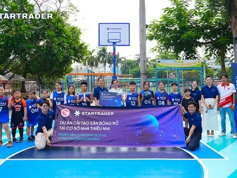 STARTRADER cải tạo sân bóng rổ cho 10.000 thanh thiếu niên mỗi năm tại Việt Nam