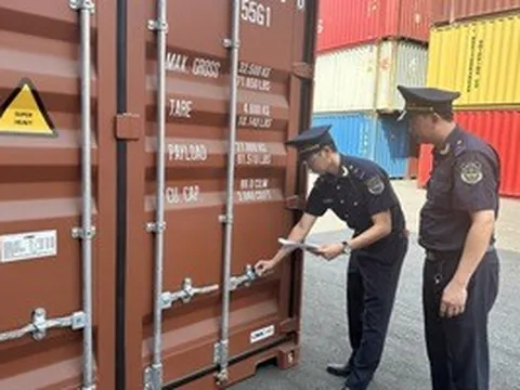 Nhập khẩu đá quý, kim loại quý qua các cảng ở TPHCM tăng đột biến