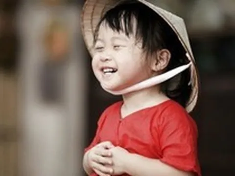 "Trắng" doanh thu cốt lõi, một công ty bất động sản rót 580 tỷ đầu tư cổ phiếu niêm yết, có mã tạm lãi 20%