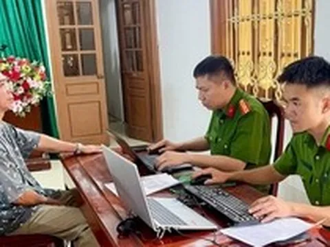 Phạm Quốc Toản 61 tuổi ra đầu thú