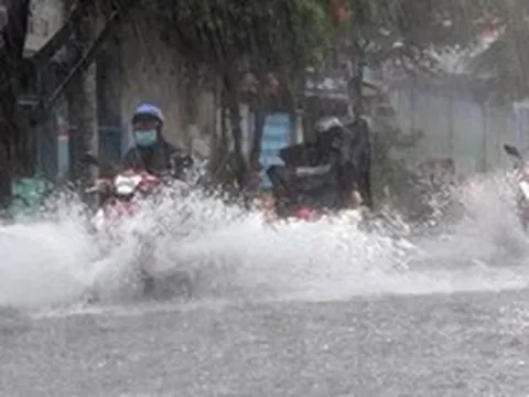 Tin mới nhất về đợt gió mùa đông bắc đang tràn xuống miền Bắc, gây mưa rất to