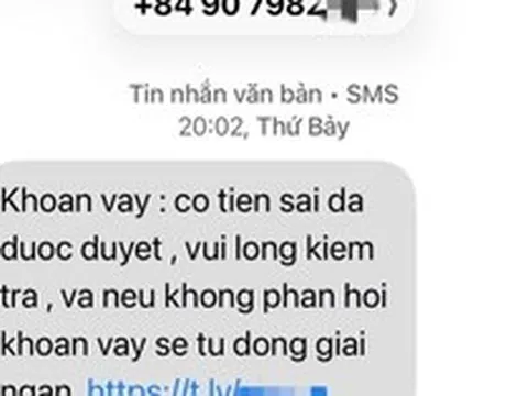 Tài khoản phát sinh 2 giao dịch 1.620.000 đồng, người phụ nữ nhận tin nhắn thông báo: "Khoản vay đã được giải ngân"