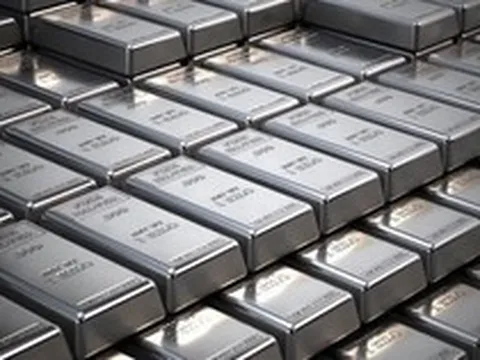 Quỹ bạc lớn nhất thế giới mạnh tay "gom hàng" hàng chục tấn khi giá tăng dựng đứng 6%