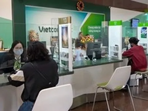 Người dùng Vietcombank, Techcombank và BIDV chú ý: Chuyển khoản không còn miễn phí với các giao dịch sau