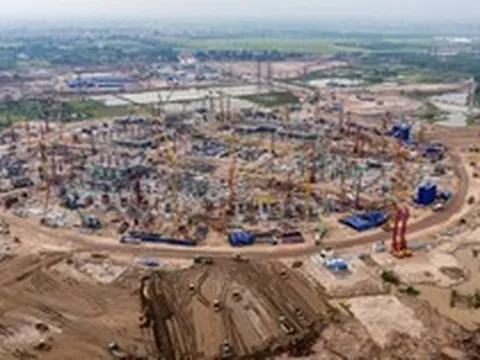 Siêu tiến độ sân vận động lớn nhất hành tinh: Dự kiến hoàn thành chỉ trong 20 tháng, lập kỷ lục của mọi kỷ lục thế  giới