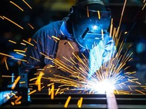 Một cổ phiếu ngành thép tăng trần lên cao nhất 2 năm