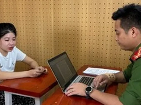 Ra quyết định khởi tố nhân viên Kim Thị Linh SN 2001 cùng nữ quản lý
