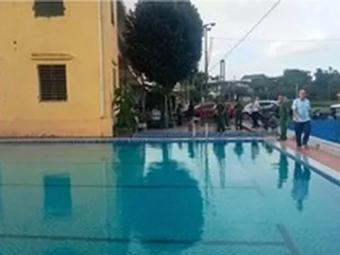 Nghi do điện giật tại bể bơi, 3 trẻ em nguy kịch
