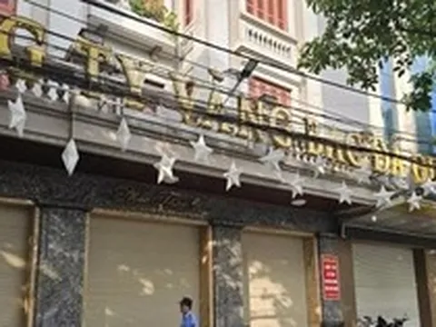 Cảnh sát rời đi, cửa hàng vàng Phúc Thành ở Ninh Bình đóng cửa kín mít