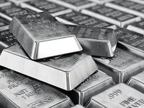 Quỹ bạc do BlackRock quản lý “xả” 100 tấn bạc chỉ trong một tuần