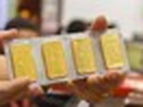 Giá vàng hôm nay: Thiết lập đáy mới sau 3 tháng, khoản lỗ của người "đu đỉnh" phình to bao nhiêu?
