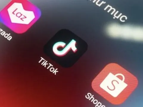 Nhiều nhà bán hàng lo sợ bị khóa livestream vì “nổ” tốt nhất, xịn nhất
