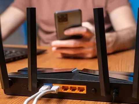 Lý do nên rút phích cắm cục Wi-Fi mỗi tuần 1 lần