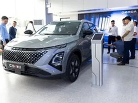Mua xe từ thương hiệu này trong tháng 6, khách Việt nhận hỗ trợ 6-8 năm đổ xăng miễn phí