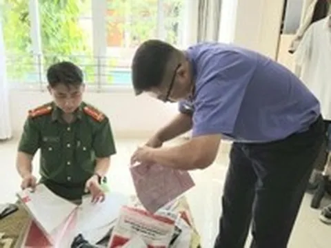 Thi hành lệnh khám xét nơi ở, bắt tạm giam cán bộ thuế Đào Thị Ngân SN 1972