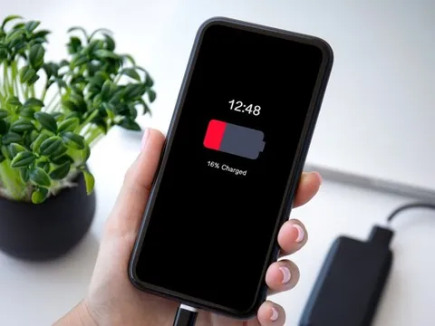 Điện thoại nóng bất thường: Cẩn thận thao tác sai khiến máy hỏng nặng