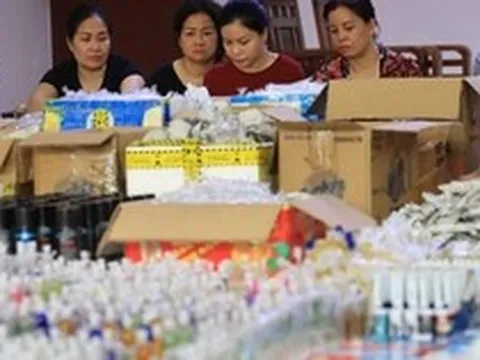 Cận cảnh khám xét đồng loạt nhiều địa điểm từ 'mắt xích' Hồ Thị Bảo Nhi, tịch thu 100.000 tang vật