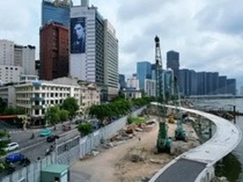 Cầu đi bộ nghìn tỷ nối 2 khu đất vàng ở TP.HCM tăng tốc về đích