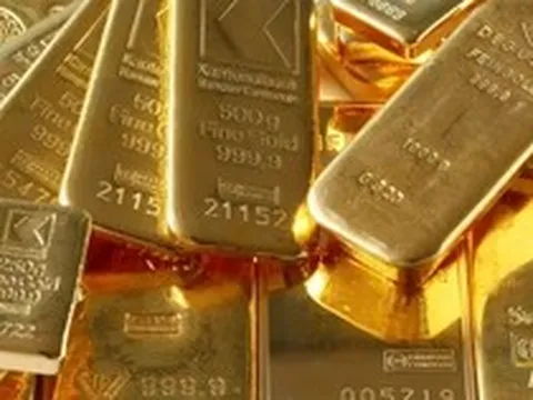 Giá vàng thế giới giảm mạnh nhất trong 13 năm