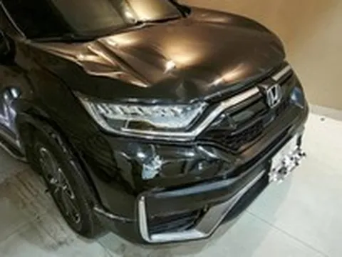 Xác minh tài xế ô tô lao lên vỉa hè tông 2 người rồi rời khỏi hiện trường