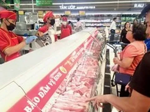 Giá bán lẻ thịt heo giảm, siêu thị tăng khuyến mãi nhưng sức mua vẫn không cao
