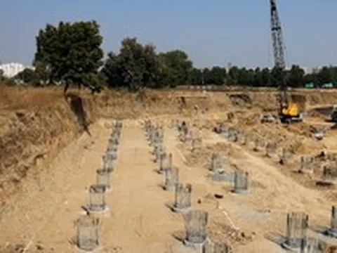 Phát hiện 285 xe tải trộn hơn 24.000 m³ bê tông liên tục trong 54 tiếng, móng của siêu công trình lộ diện