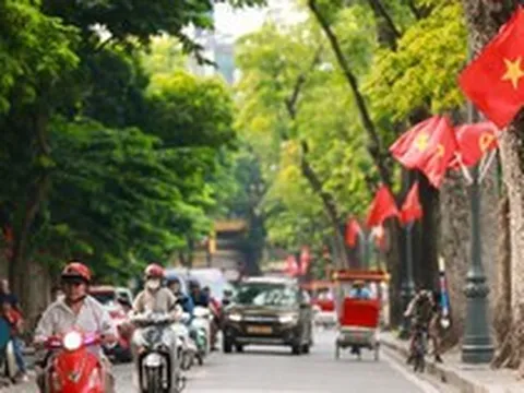 Phố phường Thủ đô rợp bóng cờ hoa, hướng về Đại lễ Quốc khánh 2-9