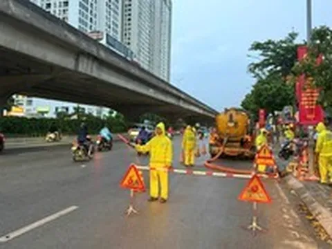 Mưa to tầm tã suốt đêm, Hà Nội không ghi nhận điểm ngập