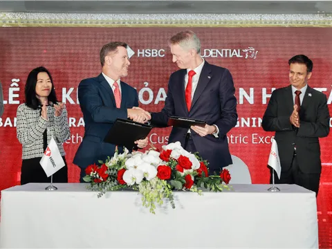 PRUDENTIAL VIỆT NAM VÀ HSBC VIỆT NAM KÝ KẾT THỎA THUẬN HỢP TÁC LẤY TRẢI NGHIỆM KHÁCH HÀNG LÀM TRỌNG TÂM