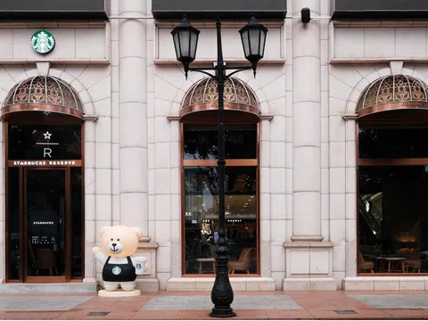 Starbucks nâng tầm trải nghiệm với Reserve Only giữa trung tâm TP.HCM