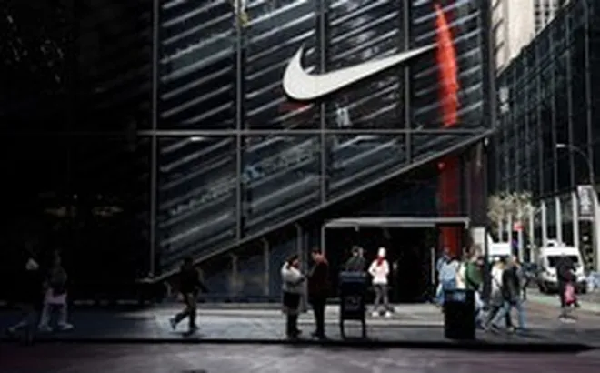 Nike làm sao thế?